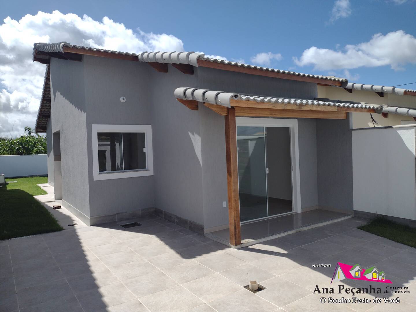 Casa à venda com 2 quartos, 65m² - Foto 1